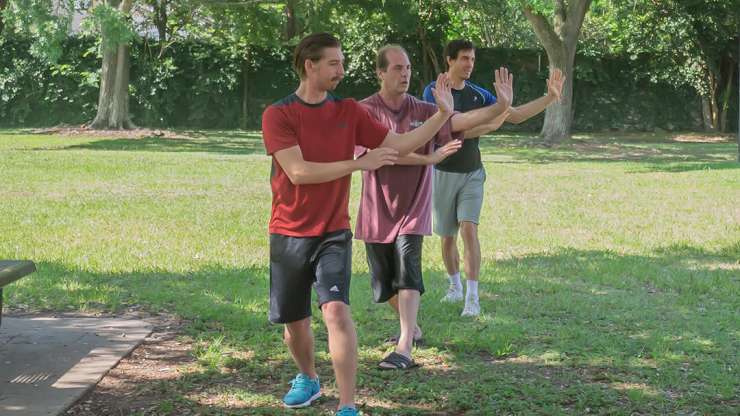 How to do the Bagua Coiling Dragon Stance